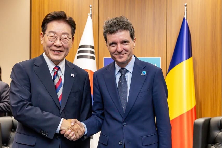 foto nicusor dan intalnire cu presedintele republicii coreea la summitul nato cooperarea in domeniul foto nicusor dan intalnire cu presedintele republicii coreea la summitul nato cooperarea in domeniul