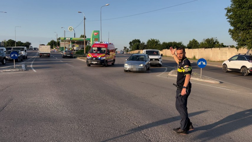 foto video accident rutier in constanta un trotinetist a fost lovit in cartierul palas de o masina inmatriculata foto video accident rutier in constanta un trotinetist a fost lovit in cartierul palas de o masina inmatriculata