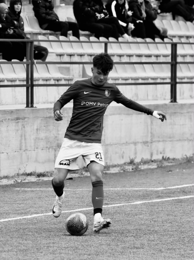 yannis buzamurga primul contract de profesionist cu farul constanta as black sea navodari suntem mandri yannis buzamurga primul contract de profesionist cu farul constanta as black sea navodari suntem mandri