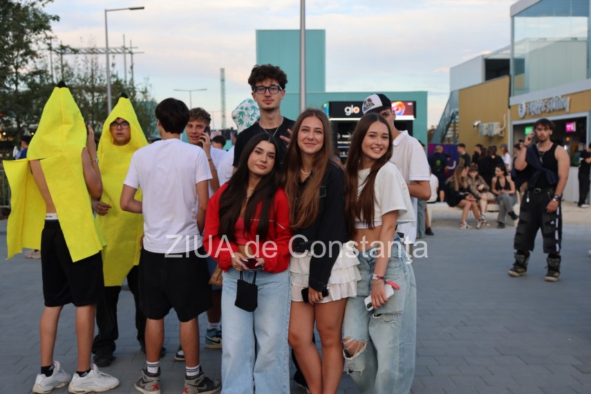 foto atmosfera incendiara in prima zi a festivalului beach please tinerii au luat cu asalt litoralul foto atmosfera incendiara in prima zi a festivalului beach please tinerii au luat cu asalt litoralul