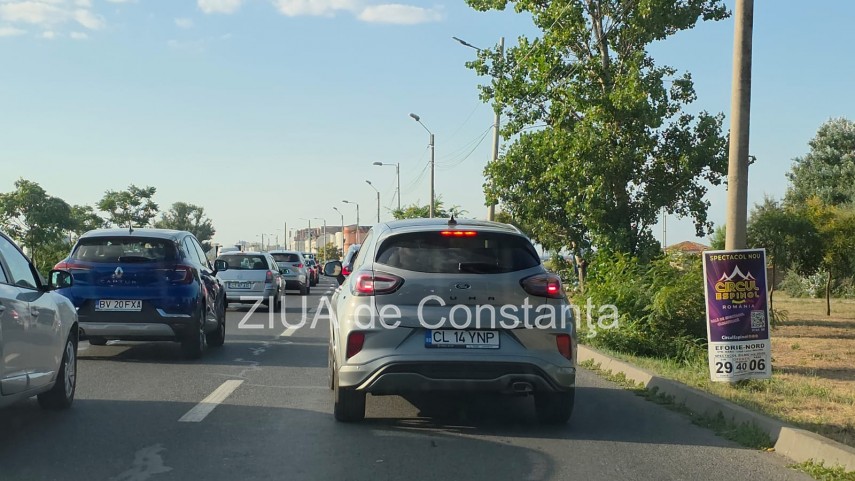 foto video trafic intens pe dn39 se circula bara la bara din eforie sud spre constanta 945659 foto video trafic intens pe dn39 se circula bara la bara din eforie sud spre constanta 945659