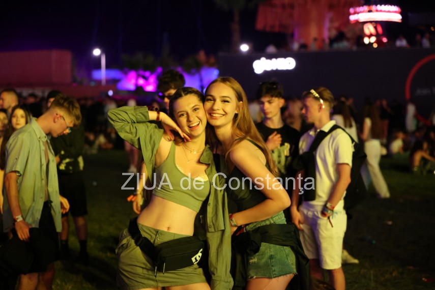 foto show total la beach please ziua a doua a festivalului a transformat litoralul intr o arena uriasa foto show total la beach please ziua a doua a festivalului a transformat litoralul intr o arena uriasa