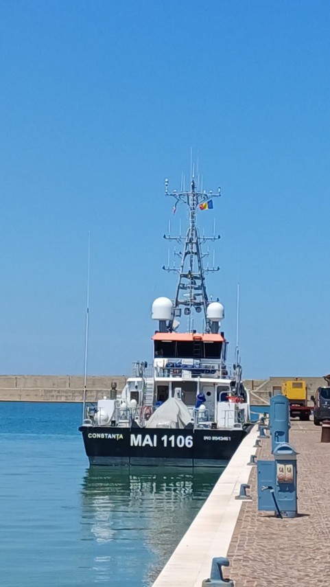 foto video politistii de frontiera romani au salvat 414 persoane pe marea mediterana in cadrul misiunii foto video politistii de frontiera romani au salvat 414 persoane pe marea mediterana in cadrul misiunii