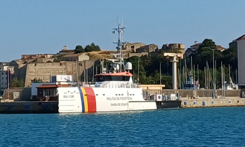 foto video politistii de frontiera romani au salvat 414 persoane pe marea mediterana in cadrul misiunii foto video politistii de frontiera romani au salvat 414 persoane pe marea mediterana in cadrul misiunii