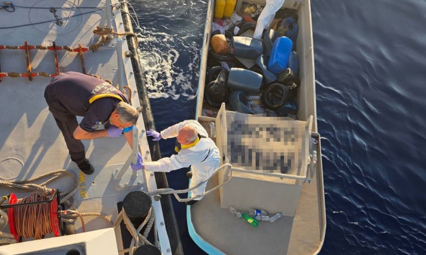 foto video politistii de frontiera romani au salvat 414 persoane pe marea mediterana in cadrul misiunii foto video politistii de frontiera romani au salvat 414 persoane pe marea mediterana in cadrul misiunii