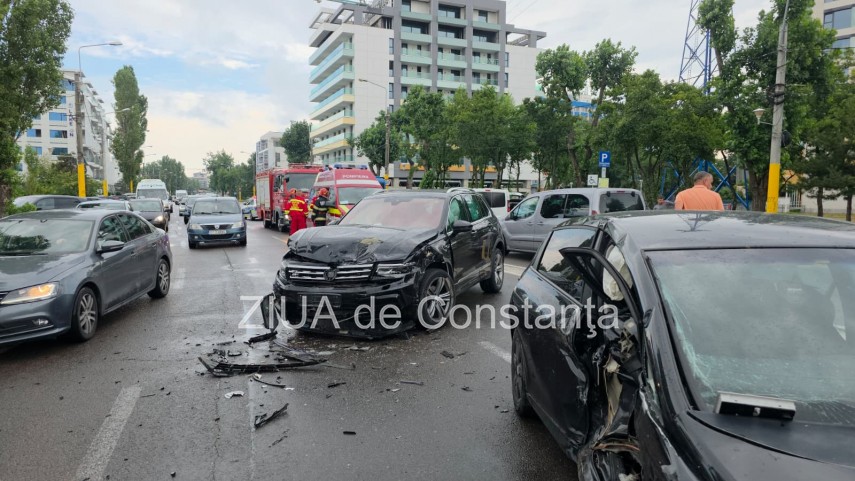 accident rutier in lant la intrare in statiunea mamaia zona aqua magic 945738 accident rutier in lant la intrare in statiunea mamaia zona aqua magic 945738