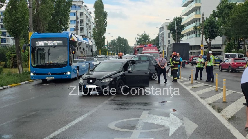 accident rutier in lant la intrare in statiunea mamaia zona aqua magic 945738 accident rutier in lant la intrare in statiunea mamaia zona aqua magic 945738
