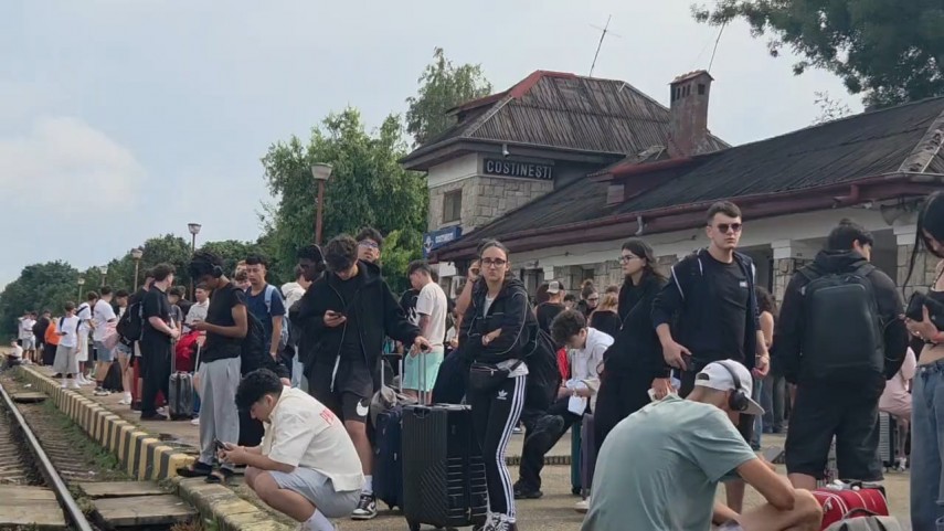 foto video gara din costinesti aglomerata la finalul festivalului beach please 2026 sute de persoane foto video gara din costinesti aglomerata la finalul festivalului beach please 2026 sute de persoane