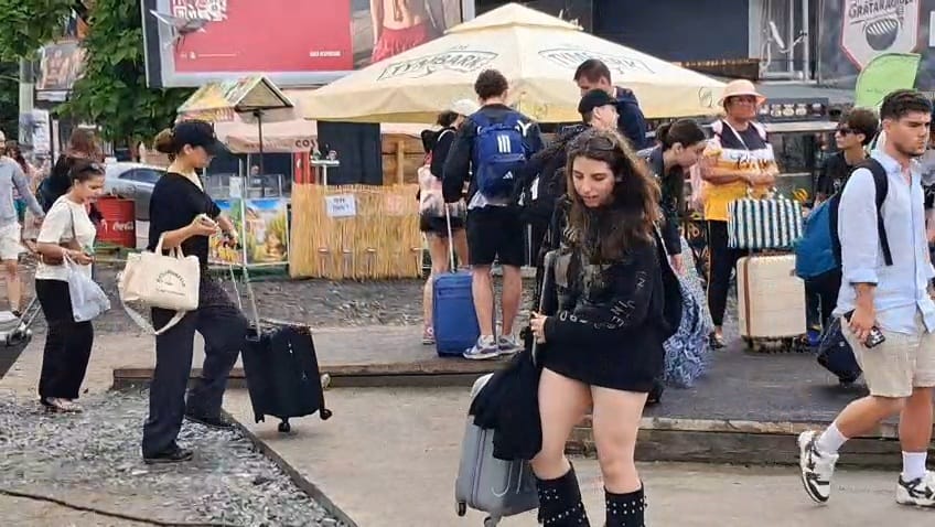 foto video gara din costinesti aglomerata la finalul festivalului beach please 2026 sute de persoane foto video gara din costinesti aglomerata la finalul festivalului beach please 2026 sute de persoane