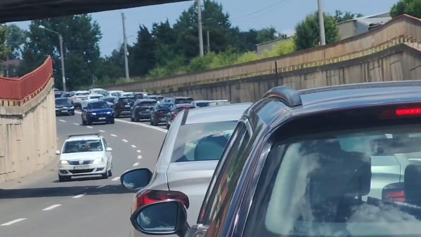 foto video atentie soferi trafic aglomerat pe dn39 pe sensul catre constanta 945806 foto video atentie soferi trafic aglomerat pe dn39 pe sensul catre constanta 945806