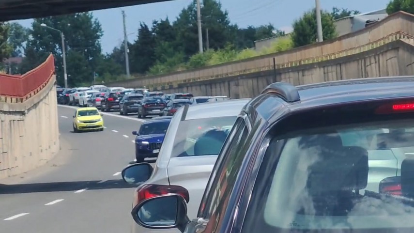 foto video atentie soferi trafic aglomerat pe dn39 pe sensul catre constanta 945806 foto video atentie soferi trafic aglomerat pe dn39 pe sensul catre constanta 945806