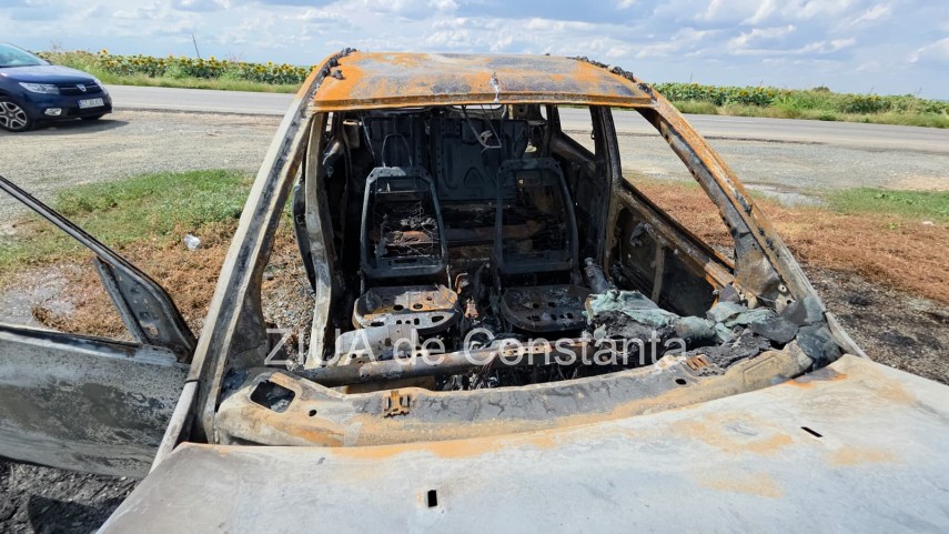 foto video imagini cu autoturismul si usa sediului politiei vama veche incendiate de un individ de 36 foto video imagini cu autoturismul si usa sediului politiei vama veche incendiate de un individ de 36