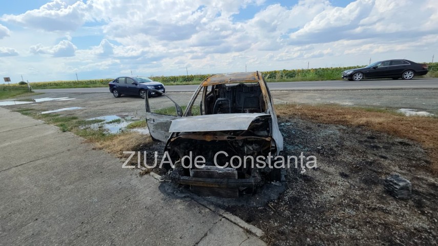 foto video imagini cu autoturismul si usa sediului politiei vama veche incendiate de un individ de 36 foto video imagini cu autoturismul si usa sediului politiei vama veche incendiate de un individ de 36
