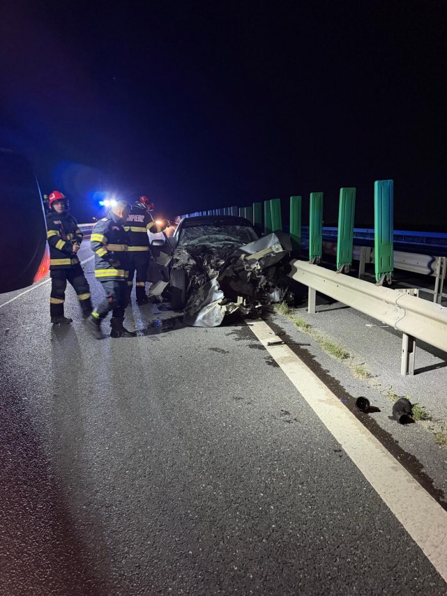 stiri constanta tanar de 20 de ani transportat la spital dupa un accident intre un autoturism si un camion stiri constanta tanar de 20 de ani transportat la spital dupa un accident intre un autoturism si un camion