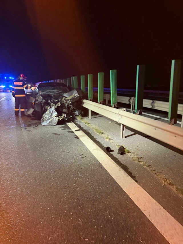 stiri constanta tanar de 20 de ani transportat la spital dupa un accident intre un autoturism si un camion stiri constanta tanar de 20 de ani transportat la spital dupa un accident intre un autoturism si un camion