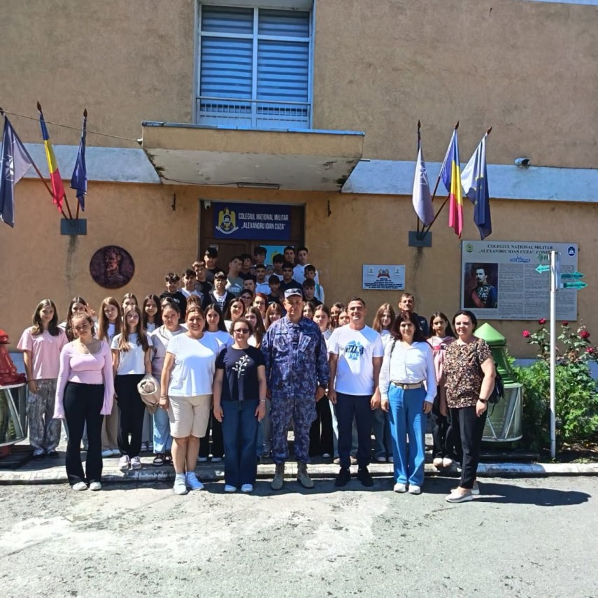 foto elevii din gorj au descoperit viata de cadet la colegiul national militar din constanta 946244 foto elevii din gorj au descoperit viata de cadet la colegiul national militar din constanta 946244