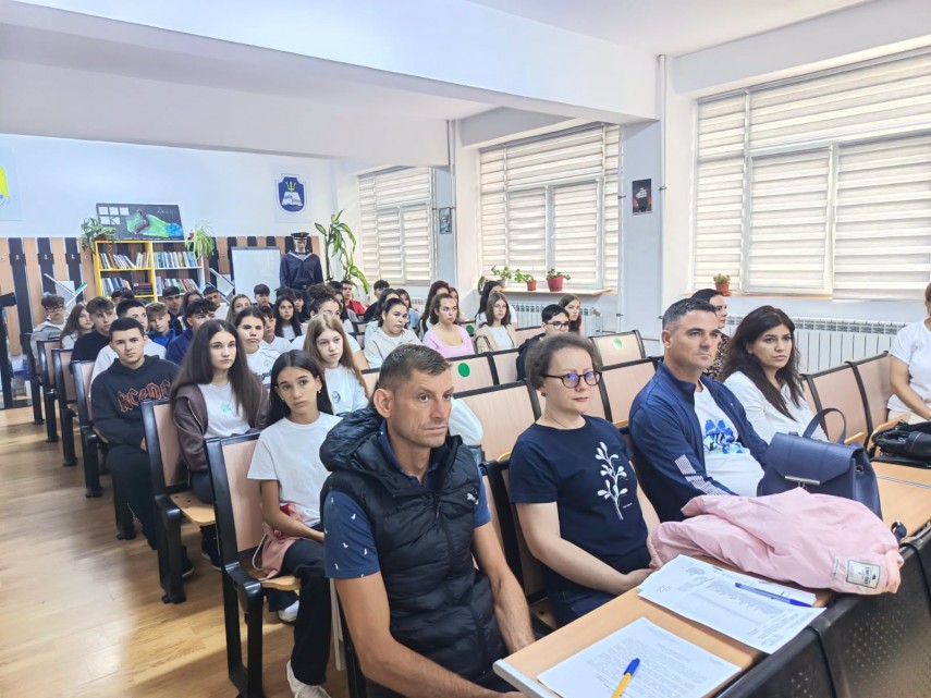 foto elevii din gorj au descoperit viata de cadet la colegiul national militar din constanta 946244 foto elevii din gorj au descoperit viata de cadet la colegiul national militar din constanta 946244