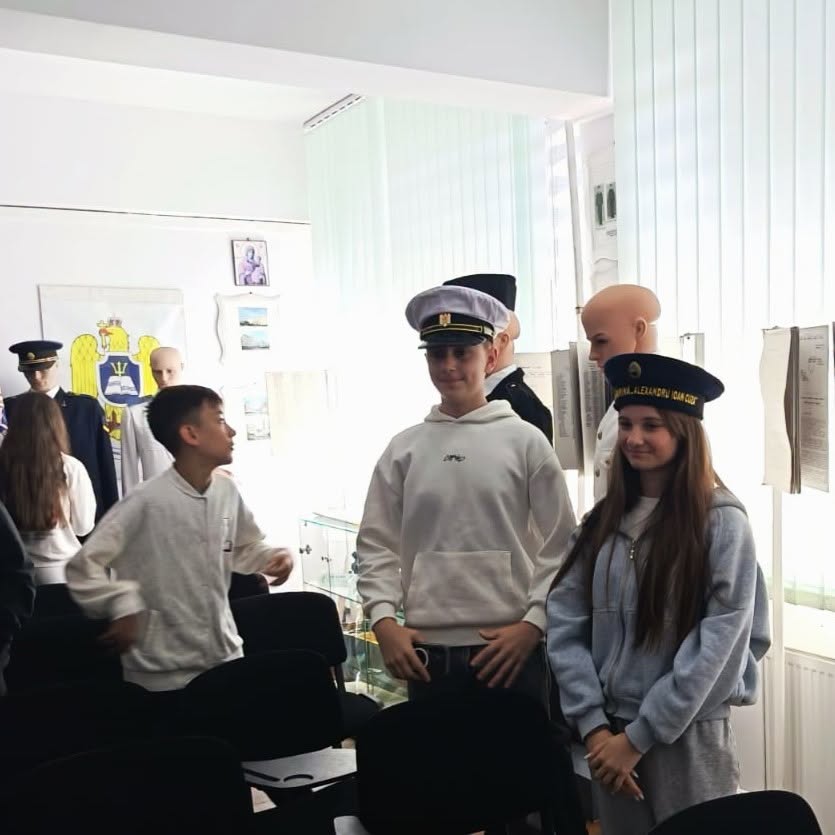 foto elevii din gorj au descoperit viata de cadet la colegiul national militar din constanta 946244 foto elevii din gorj au descoperit viata de cadet la colegiul national militar din constanta 946244
