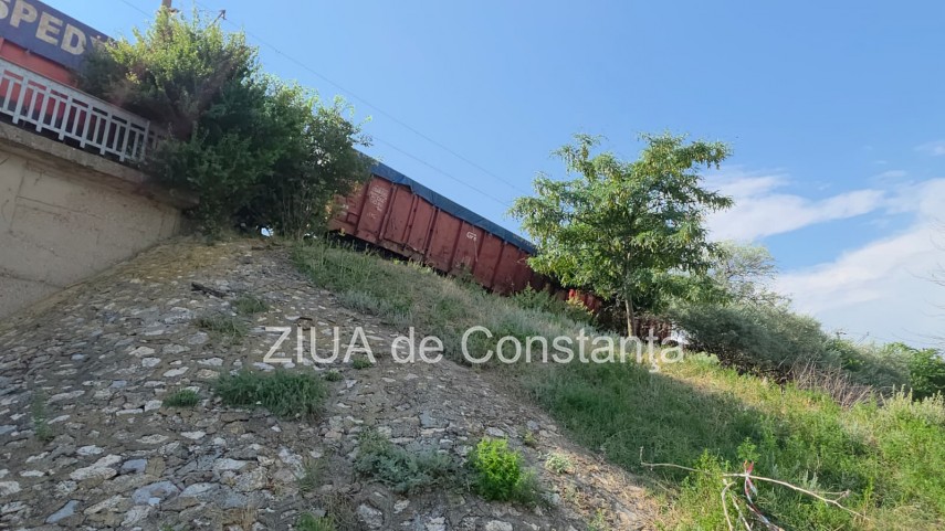 un vagon s a rasturnat iar alte patru au deraiat in regionala cfr palas din constanta 946242 un vagon s a rasturnat iar alte patru au deraiat in regionala cfr palas din constanta 946242