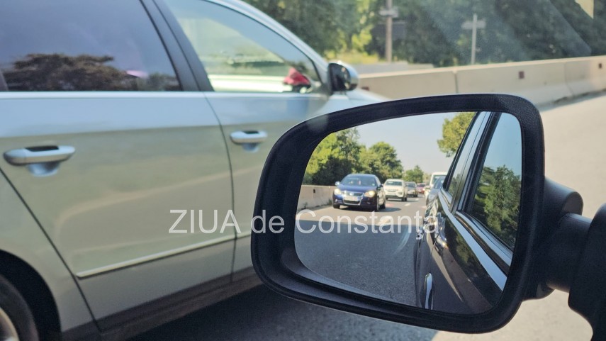 foto video blocaj pe dn39 la intrarea in eforie nord coloana kilometrica si trafic bara la bara la intrarea foto video blocaj pe dn39 la intrarea in eforie nord coloana kilometrica si trafic bara la bara la intrarea