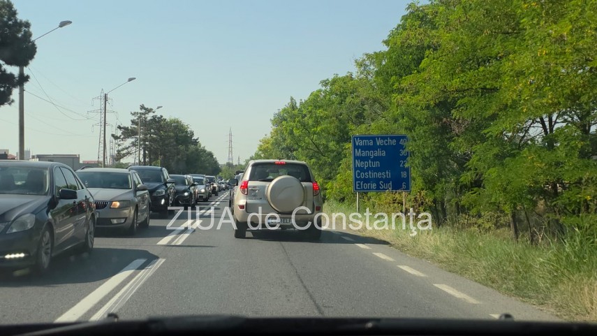foto video blocaj pe dn39 la intrarea in eforie nord coloana kilometrica si trafic bara la bara la intrarea foto video blocaj pe dn39 la intrarea in eforie nord coloana kilometrica si trafic bara la bara la intrarea