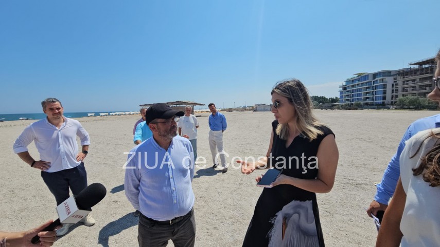 foto video ministrul mediului diana buzoianu in control pe plaja din mamaia 946346 foto video ministrul mediului diana buzoianu in control pe plaja din mamaia 946346