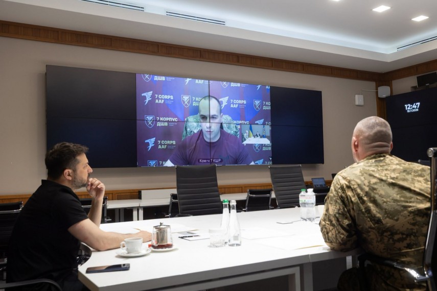 foto consultari de urgenta la varful armatei ucrainene zelenski a discutat cu sase generali despre situatia foto consultari de urgenta la varful armatei ucrainene zelenski a discutat cu sase generali despre situatia