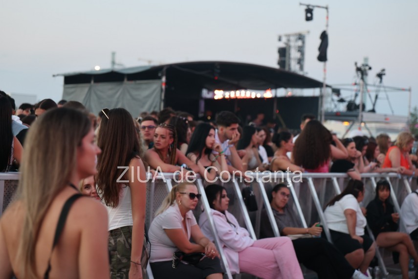 foto inna a facut senzatie in prima seara pe scena de la galaxia primul festival din programul nibiru foto inna a facut senzatie in prima seara pe scena de la galaxia primul festival din programul nibiru