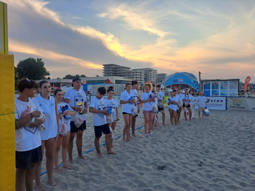 foto video turneu de beach volley la mamaia in memoria regretatului paul camui 946453 foto video turneu de beach volley la mamaia in memoria regretatului paul camui 946453