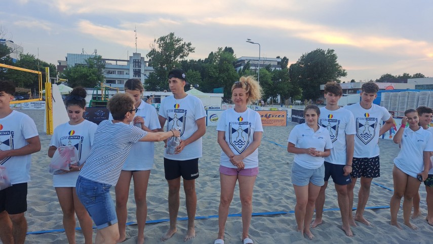 foto video turneu de beach volley la mamaia in memoria regretatului paul camui 946453 foto video turneu de beach volley la mamaia in memoria regretatului paul camui 946453