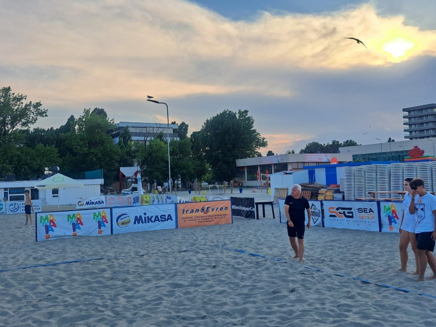 foto video turneu de beach volley la mamaia in memoria regretatului paul camui 946453 foto video turneu de beach volley la mamaia in memoria regretatului paul camui 946453
