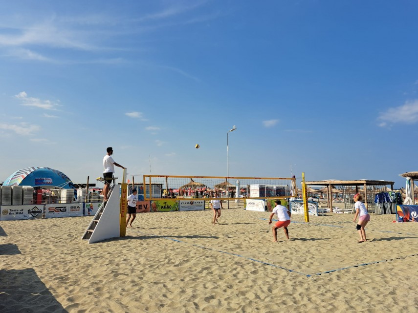 foto video turneu de beach volley la mamaia in memoria regretatului paul camui 946453 foto video turneu de beach volley la mamaia in memoria regretatului paul camui 946453