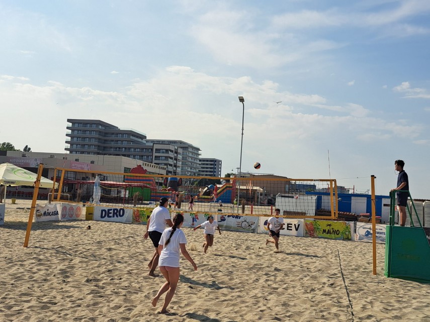 foto video turneu de beach volley la mamaia in memoria regretatului paul camui 946453 foto video turneu de beach volley la mamaia in memoria regretatului paul camui 946453