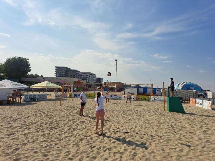 foto video turneu de beach volley la mamaia in memoria regretatului paul camui 946453 foto video turneu de beach volley la mamaia in memoria regretatului paul camui 946453