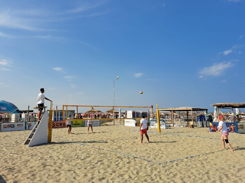 foto video turneu de beach volley la mamaia in memoria regretatului paul camui 946453 foto video turneu de beach volley la mamaia in memoria regretatului paul camui 946453