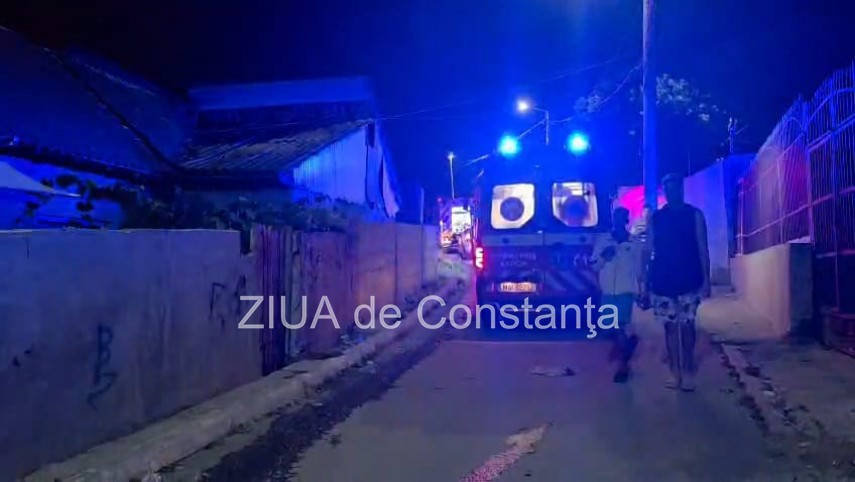 stiri constanta foto video incendiu la o locuinta din ovidiu pompierii au intervenit pentru stingerea stiri constanta foto video incendiu la o locuinta din ovidiu pompierii au intervenit pentru stingerea