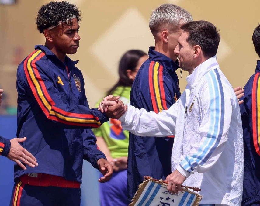 Lionel Messi și Lamine Yamal. Sursa foto: Facebook (FIFA World Cup)