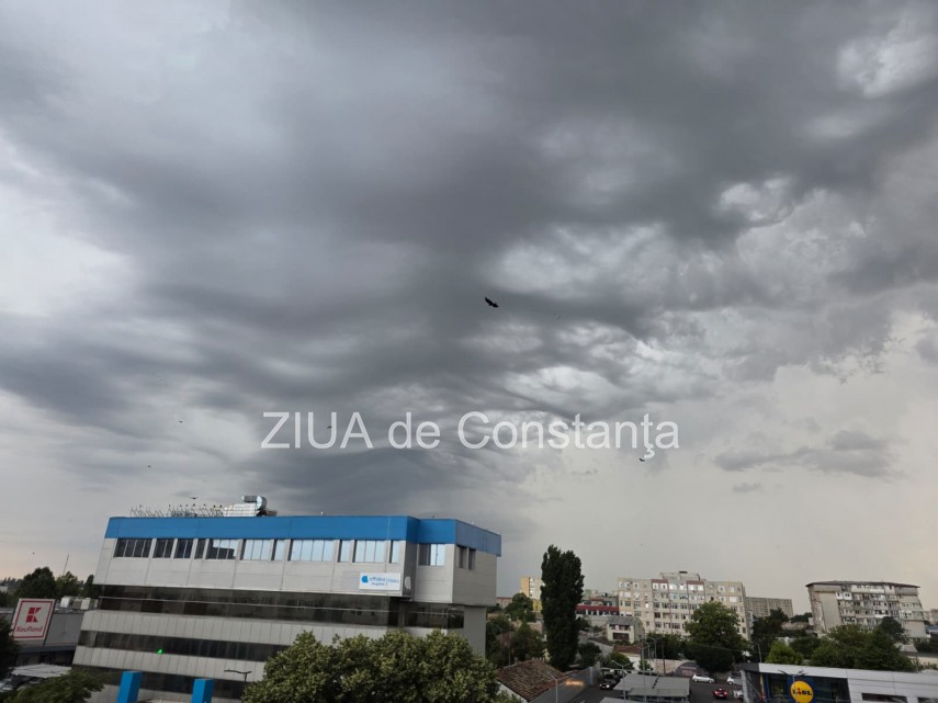 foto video norii de furtuna au intunecat judetul constanta aflat sub cod portocaliu de grindina si vijelii foto video norii de furtuna au intunecat judetul constanta aflat sub cod portocaliu de grindina si vijelii