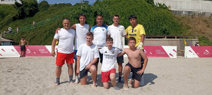 fotbal pe plaja elite referees invingatoare in prima editie a cupei de vara a arbitrilor constanteni fotbal pe plaja elite referees invingatoare in prima editie a cupei de vara a arbitrilor constanteni