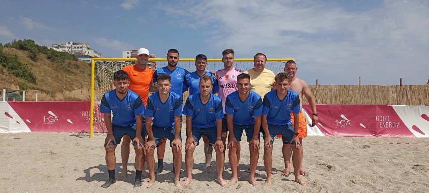 fotbal pe plaja elite referees invingatoare in prima editie a cupei de vara a arbitrilor constanteni fotbal pe plaja elite referees invingatoare in prima editie a cupei de vara a arbitrilor constanteni