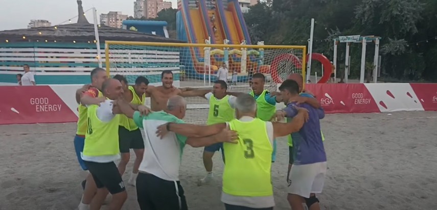 fotbal pe plaja elite referees invingatoare in prima editie a cupei de vara a arbitrilor constanteni fotbal pe plaja elite referees invingatoare in prima editie a cupei de vara a arbitrilor constanteni