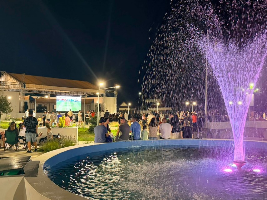 finala campionatului mondial 2026 urmarita pe impresionantul ecran led din centrul civic al comunei cumpana finala campionatului mondial 2026 urmarita pe impresionantul ecran led din centrul civic al comunei cumpana