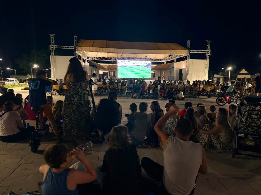 finala campionatului mondial 2026 urmarita pe impresionantul ecran led din centrul civic al comunei cumpana finala campionatului mondial 2026 urmarita pe impresionantul ecran led din centrul civic al comunei cumpana
