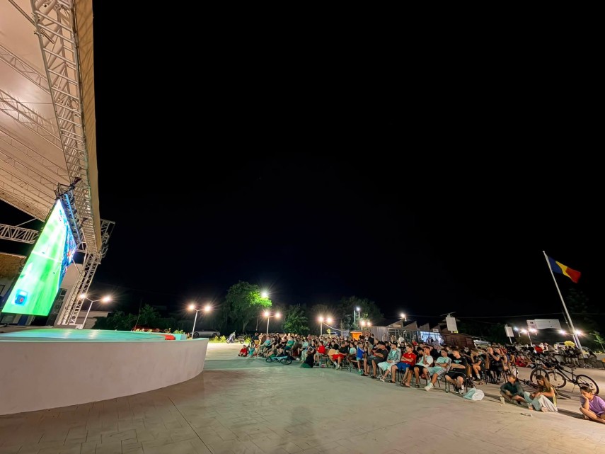 finala campionatului mondial 2026 urmarita pe impresionantul ecran led din centrul civic al comunei cumpana finala campionatului mondial 2026 urmarita pe impresionantul ecran led din centrul civic al comunei cumpana