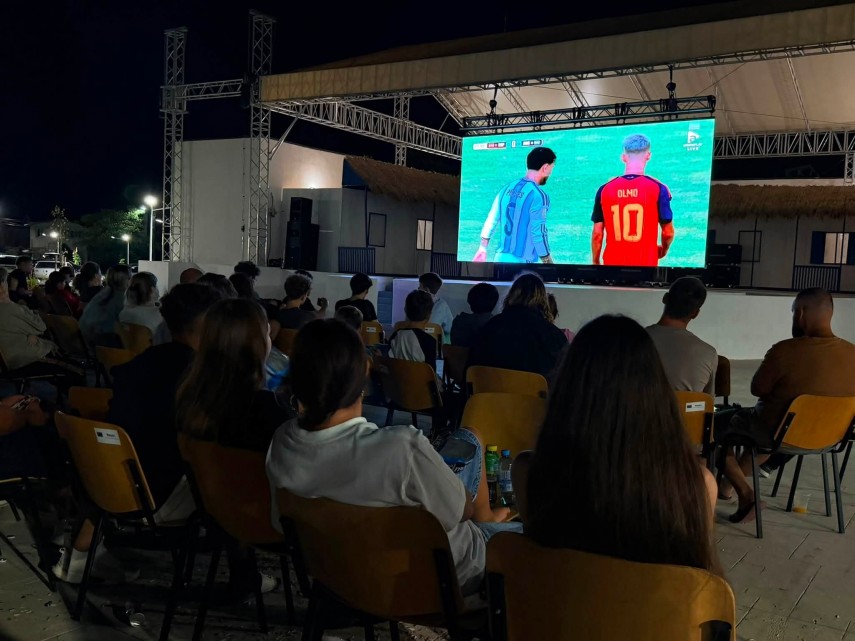 finala campionatului mondial 2026 urmarita pe impresionantul ecran led din centrul civic al comunei cumpana finala campionatului mondial 2026 urmarita pe impresionantul ecran led din centrul civic al comunei cumpana