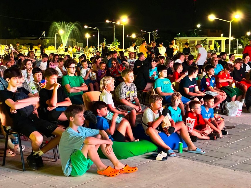 finala campionatului mondial 2026 urmarita pe impresionantul ecran led din centrul civic al comunei cumpana finala campionatului mondial 2026 urmarita pe impresionantul ecran led din centrul civic al comunei cumpana