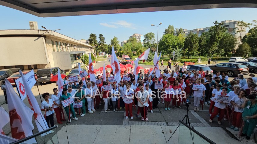 foto video greva de avertisment in spitalele din constanta medicii si personalul sanitas protesteaza foto video greva de avertisment in spitalele din constanta medicii si personalul sanitas protesteaza