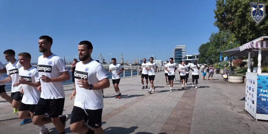 handbal csm constanta primul antrenament pe faleza cazinoului am mare incredere in echipa si in jucatorii handbal csm constanta primul antrenament pe faleza cazinoului am mare incredere in echipa si in jucatorii