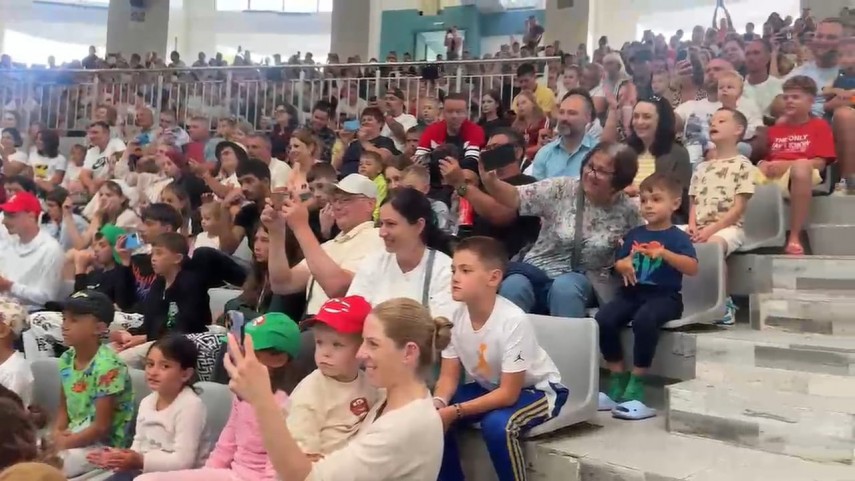 foto video aglomeratie la delfinariul din constanta toate biletele pentru primele trei reprezentatii foto video aglomeratie la delfinariul din constanta toate biletele pentru primele trei reprezentatii