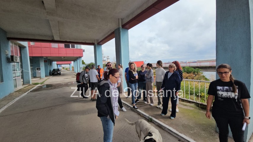 live video foto protest la sediul arsvom dupa incidentul grav de la bordul navei gas lisbon 946950 live video foto protest la sediul arsvom dupa incidentul grav de la bordul navei gas lisbon 946950